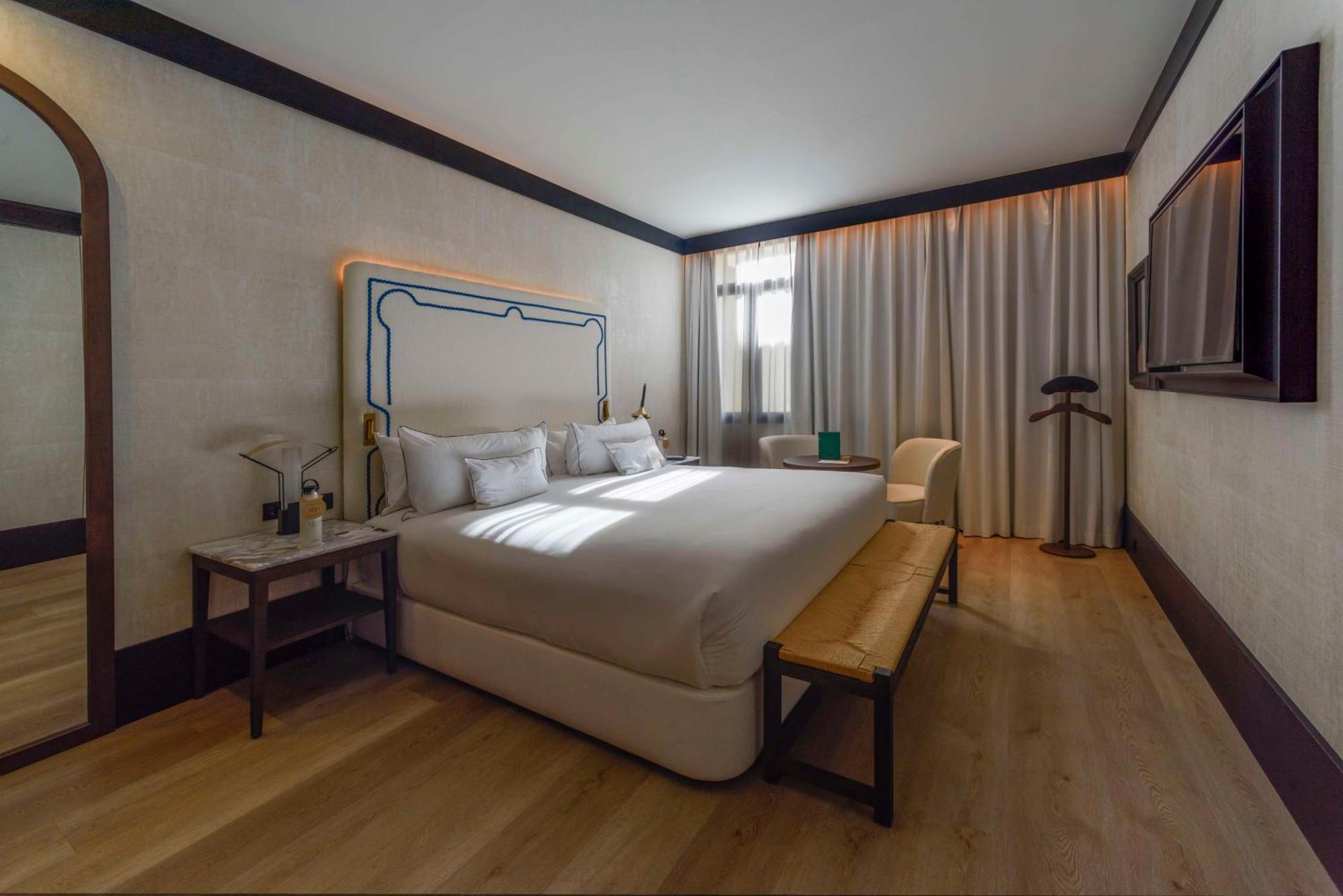 Hotel Montera Madrid, Curio Collection By Hilton エクステリア 写真