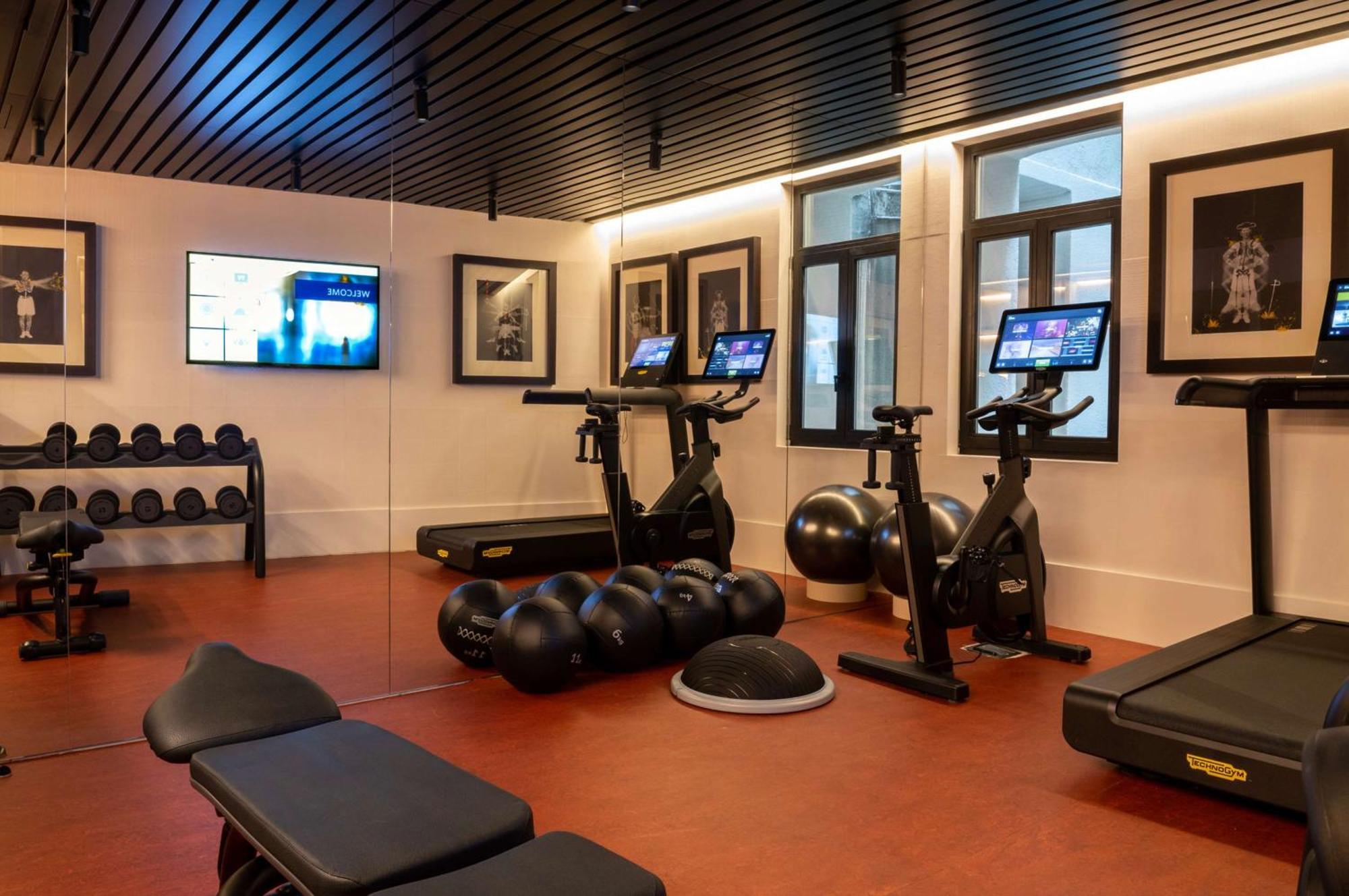 Hotel Montera Madrid, Curio Collection By Hilton エクステリア 写真